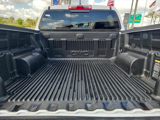 2022 GMC Canyon 4WD Crew Cab Short Box AT4 - Cloth