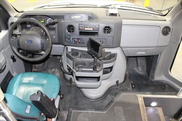 2015 Ford E-450 Cutaway E-450