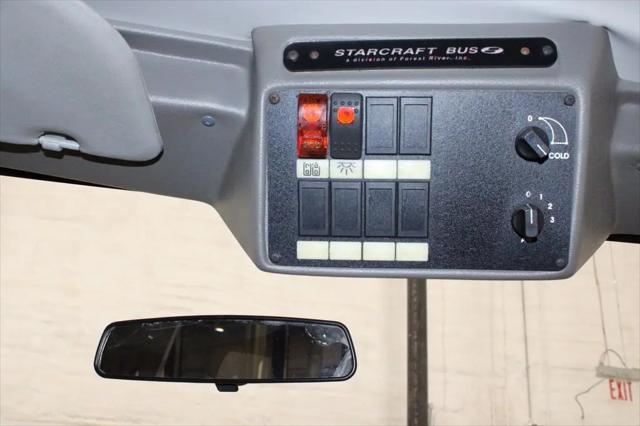 2015 Ford E-450 Cutaway E-450