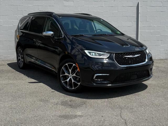 2022 Chrysler Pacifica Limited AWD