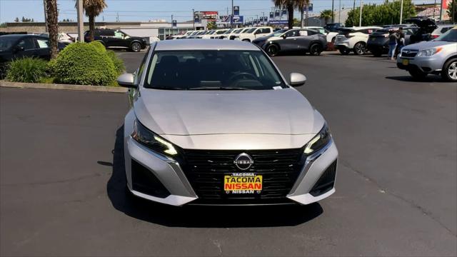 2023 Nissan Altima SV FWD