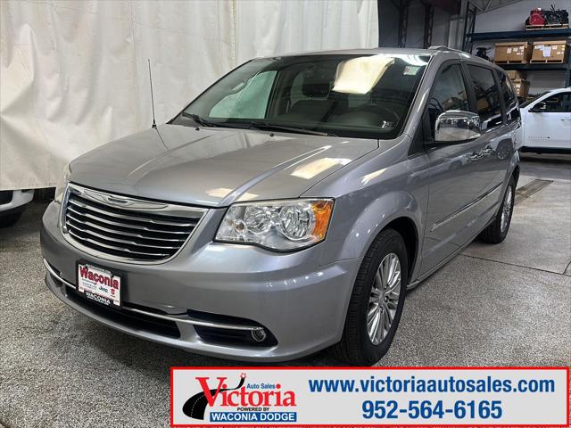 2014 Chrysler Town and Country Touring-L