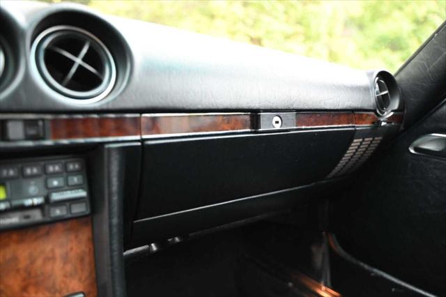 1985 Mercedes-Benz CLA 380 SL 2dr Convertible