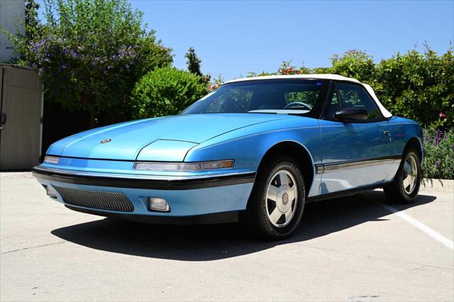 1990 Buick Reatta Base 2dr Convertible
