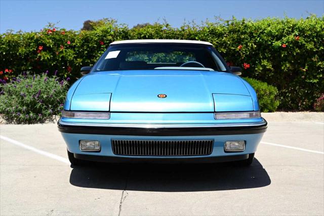 1990 Buick Reatta Base 2dr Convertible