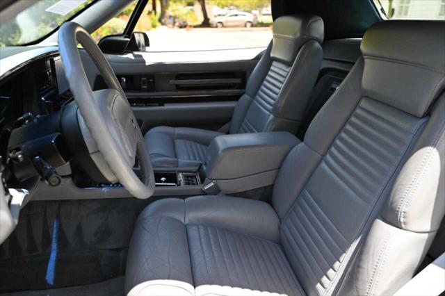 1990 Buick Reatta Base 2dr Convertible
