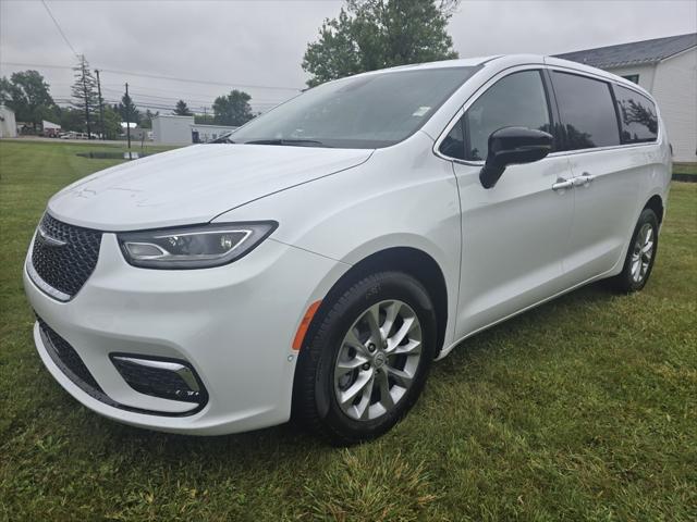 2025 Chrysler Pacifica PACIFICA SELECT AWD