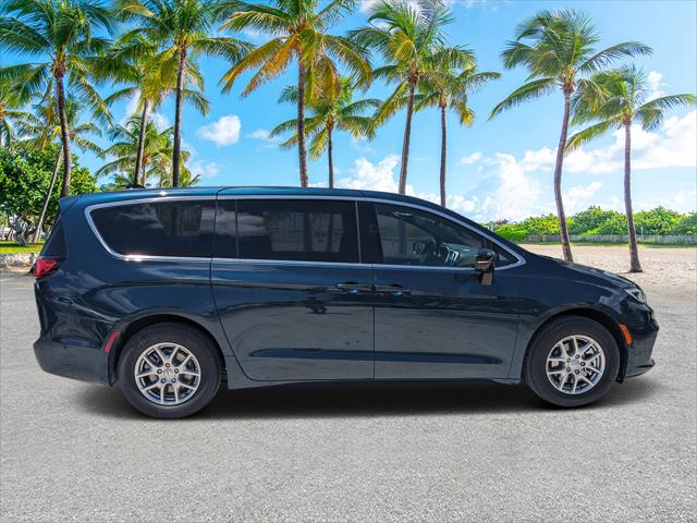 2025 Chrysler Pacifica PACIFICA SELECT