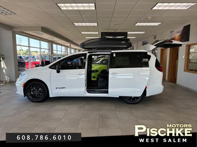 2025 Chrysler Pacifica PACIFICA SELECT