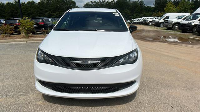 2025 Chrysler Voyager VOYAGER LX