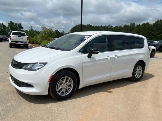 2025 Chrysler Voyager VOYAGER LX