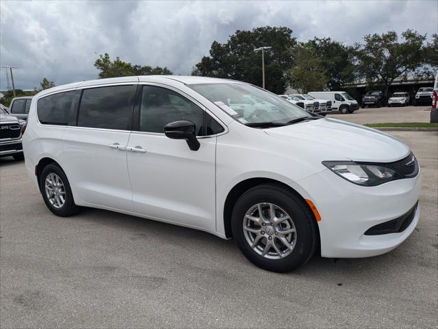 2025 Chrysler Voyager VOYAGER LX