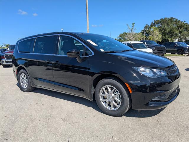 2025 Chrysler Voyager VOYAGER LX