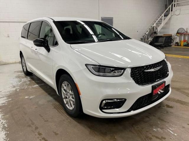 2025 Chrysler Pacifica PACIFICA SELECT