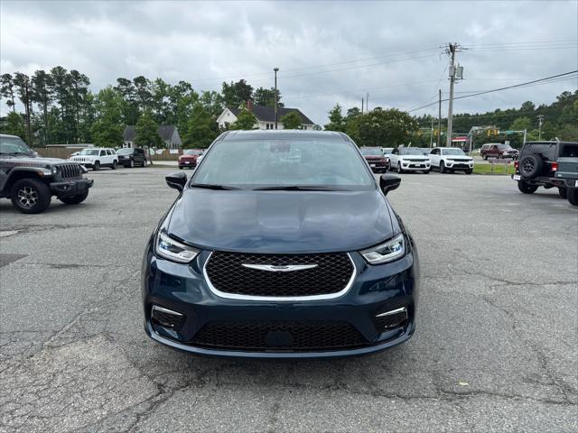 2025 Chrysler Pacifica PACIFICA SELECT