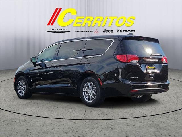 2025 Chrysler Voyager VOYAGER LX