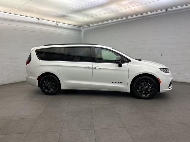 2025 Chrysler Pacifica PACIFICA SELECT