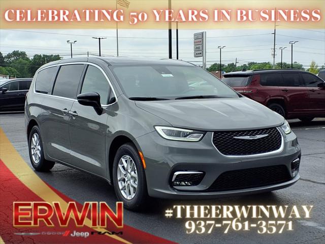 2025 Chrysler Pacifica PACIFICA SELECT