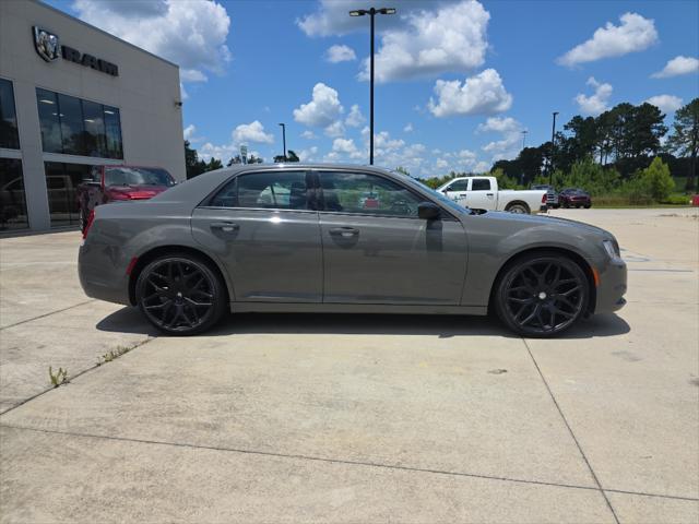 2019 Chrysler 300 Touring