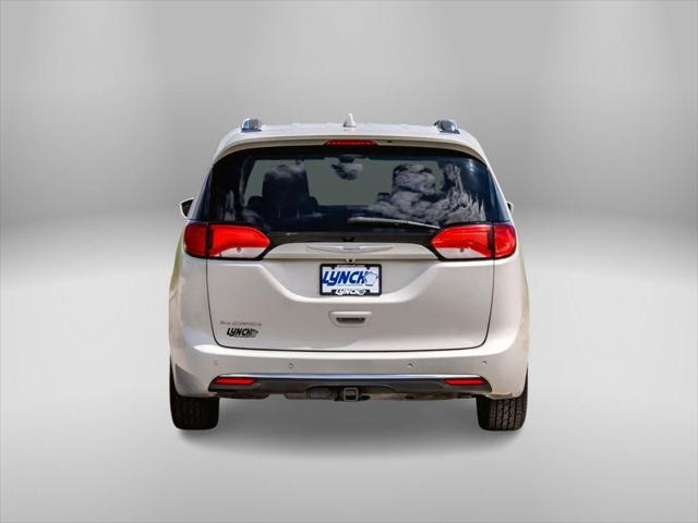 2017 Chrysler Pacifica Touring-L Plus