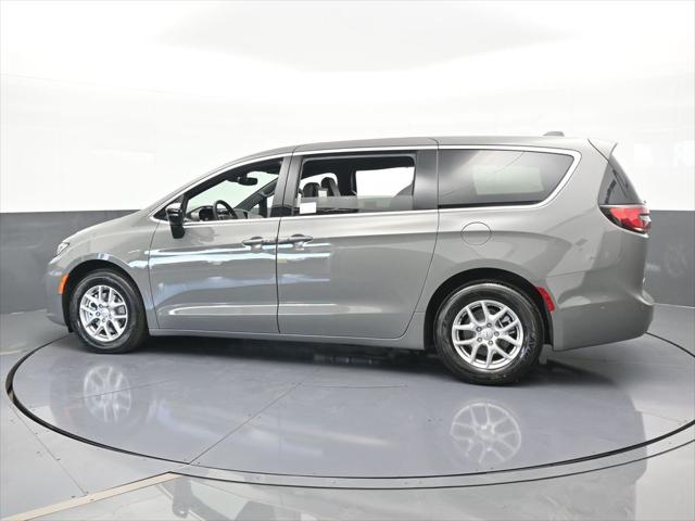 2025 Chrysler Pacifica PACIFICA SELECT