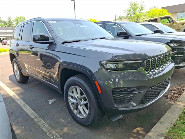 2025 Jeep Grand Cherokee GRAND CHEROKEE LAREDO X 4X4
