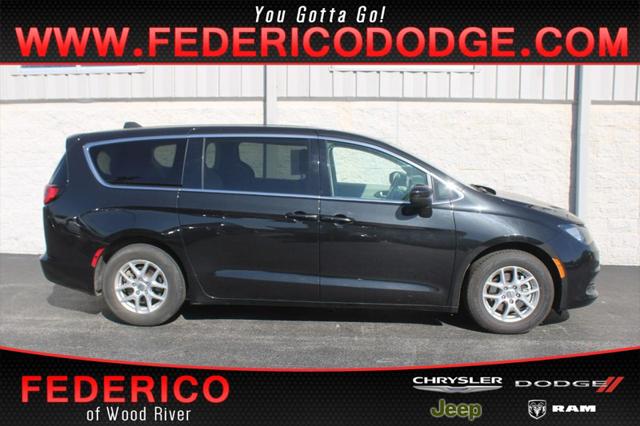2022 Chrysler Voyager LX