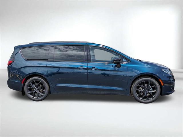 2025 Chrysler Pacifica PACIFICA LIMITED