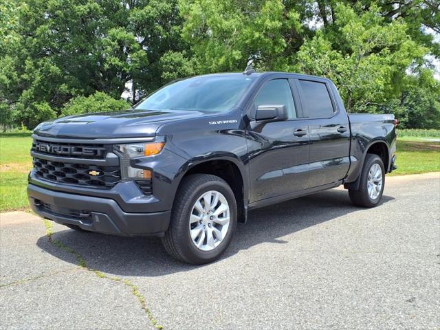 2022 Chevrolet Silverado 1500 4WD Crew Cab Short Bed Custom