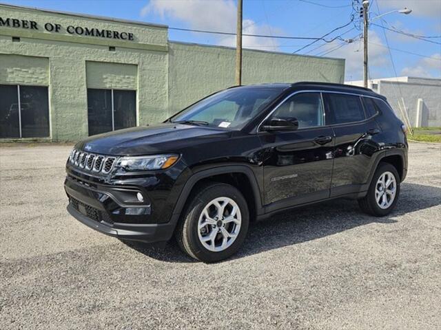 2025 Jeep Compass COMPASS LATITUDE 4X4