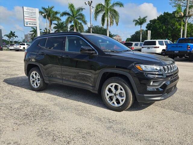 2025 Jeep Compass COMPASS LATITUDE 4X4