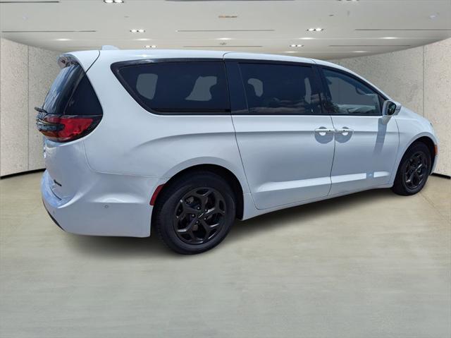 2022 Chrysler Pacifica Hybrid Limited