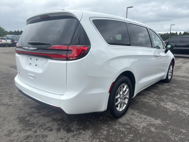 2025 Chrysler Pacifica PACIFICA SELECT
