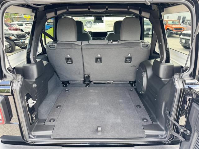 2025 Jeep Wrangler 4-Door Summit 4x4