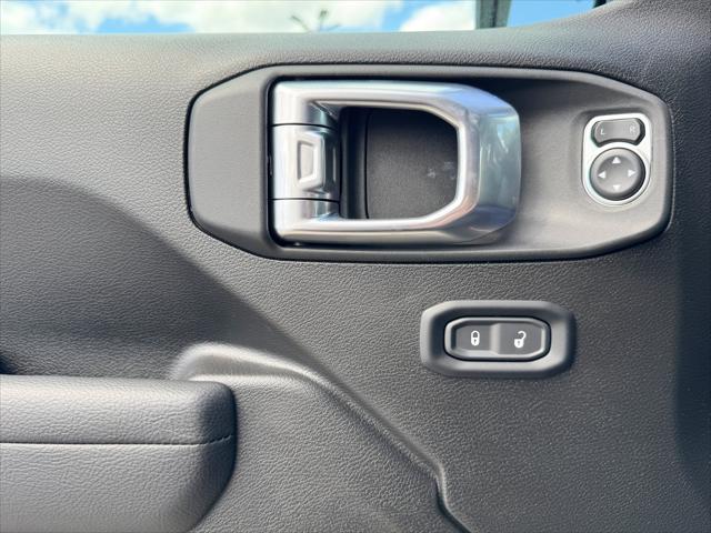 2025 Jeep Wrangler 4-Door Summit 4x4