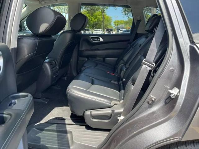 2017 Nissan Pathfinder SL