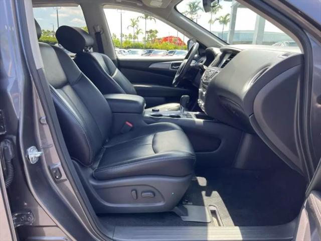 2017 Nissan Pathfinder SL