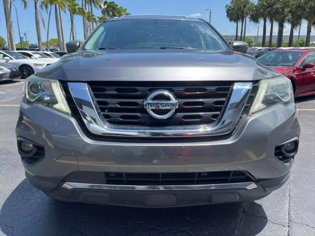 2017 Nissan Pathfinder SL