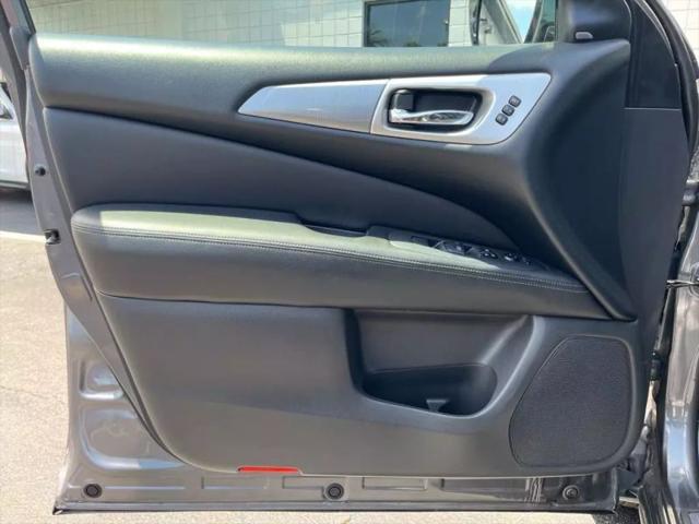 2017 Nissan Pathfinder SL