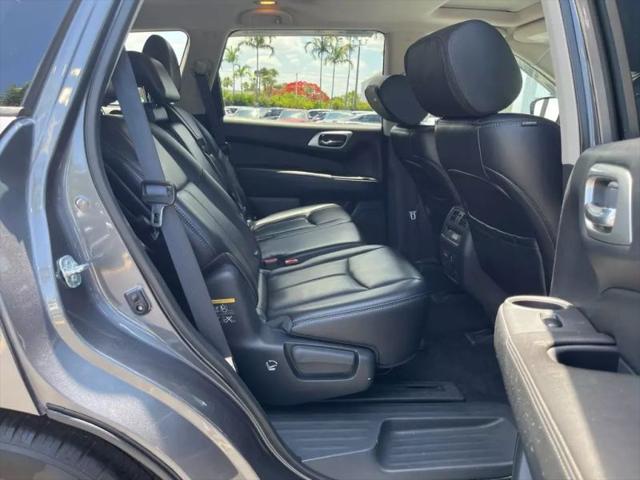 2017 Nissan Pathfinder SL