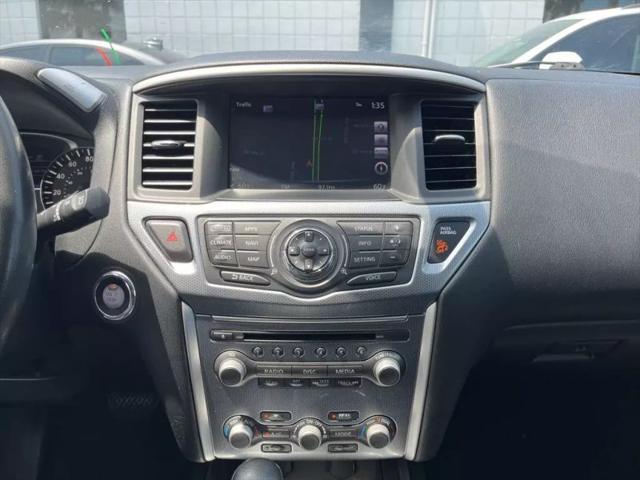 2017 Nissan Pathfinder SL