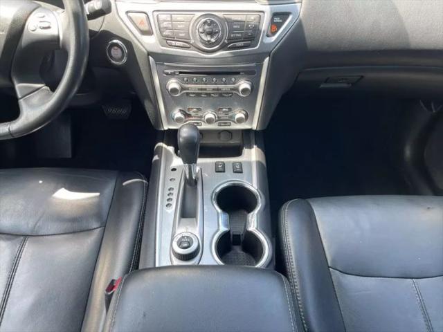 2017 Nissan Pathfinder SL