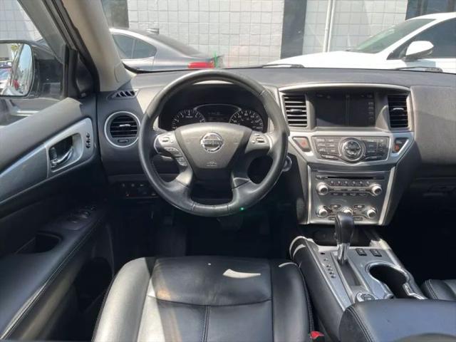 2017 Nissan Pathfinder SL