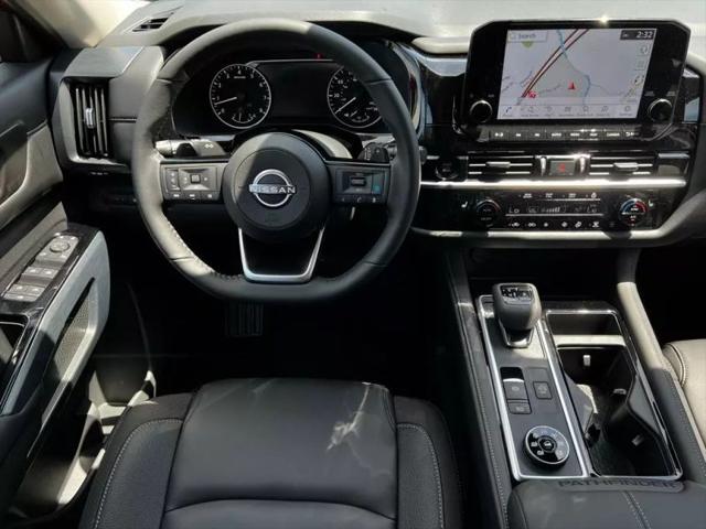 2025 Nissan Pathfinder SL 4WD