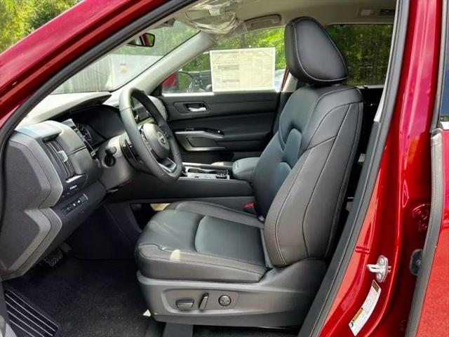 2025 Nissan Pathfinder SL 4WD