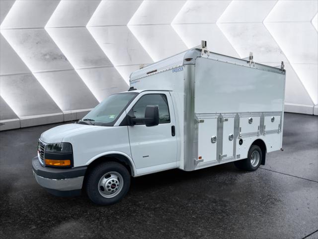 2025 GMC Savana Cutaway Work Van