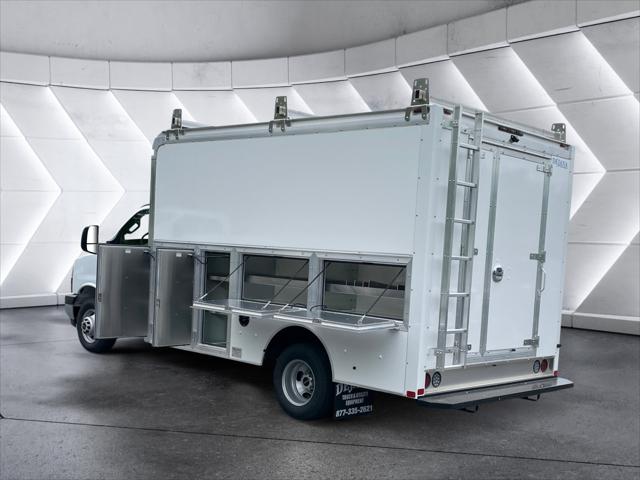 2025 GMC Savana Cutaway Work Van