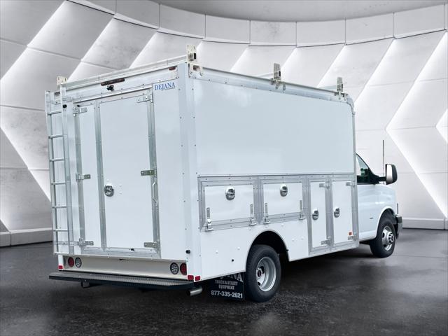 2025 GMC Savana Cutaway Work Van