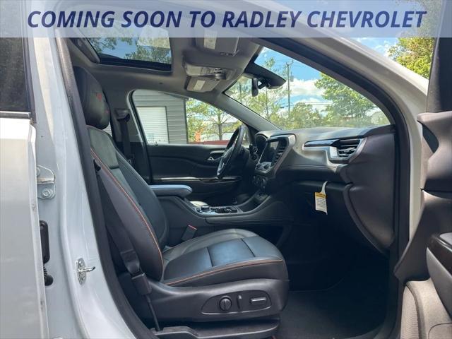 2023 GMC Acadia AWD AT4