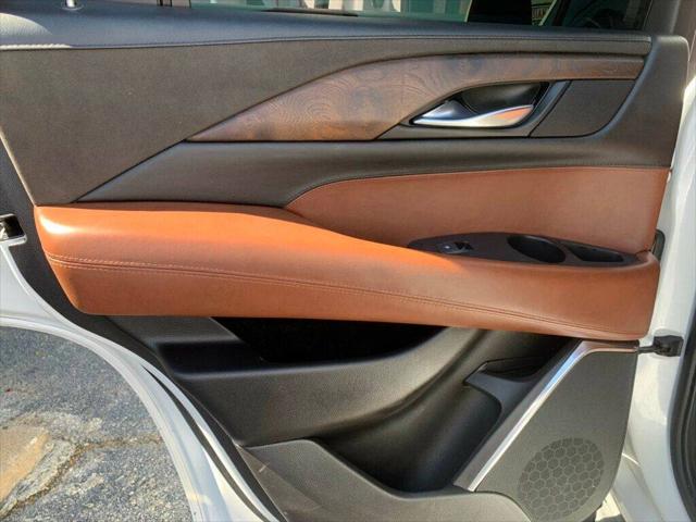 2016 Cadillac Escalade Luxury Collection